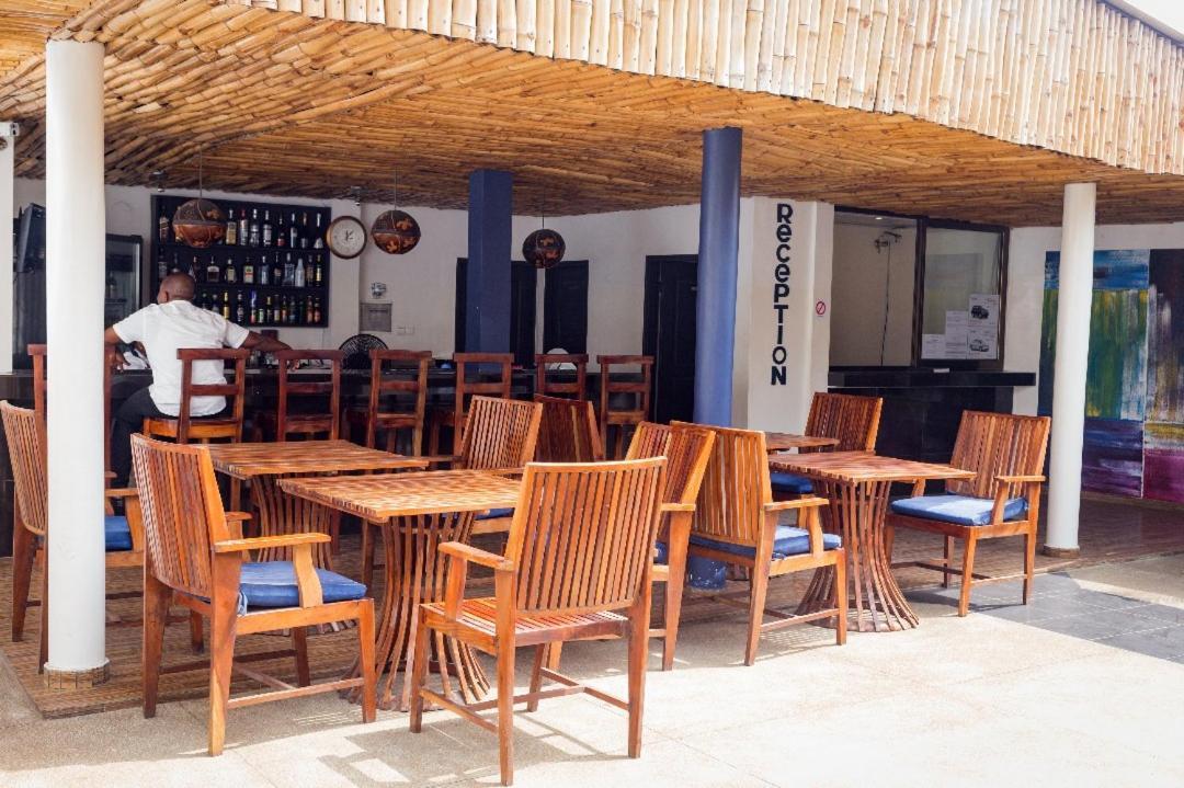 Hotel Seaside Lomé Exteriör bild